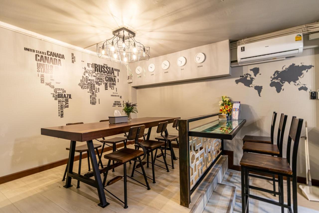 Snoozzze Hostel ใกล้รถไฟฟ้า ย่านบางรัก (Adults Only) Bangkok Kültér fotó