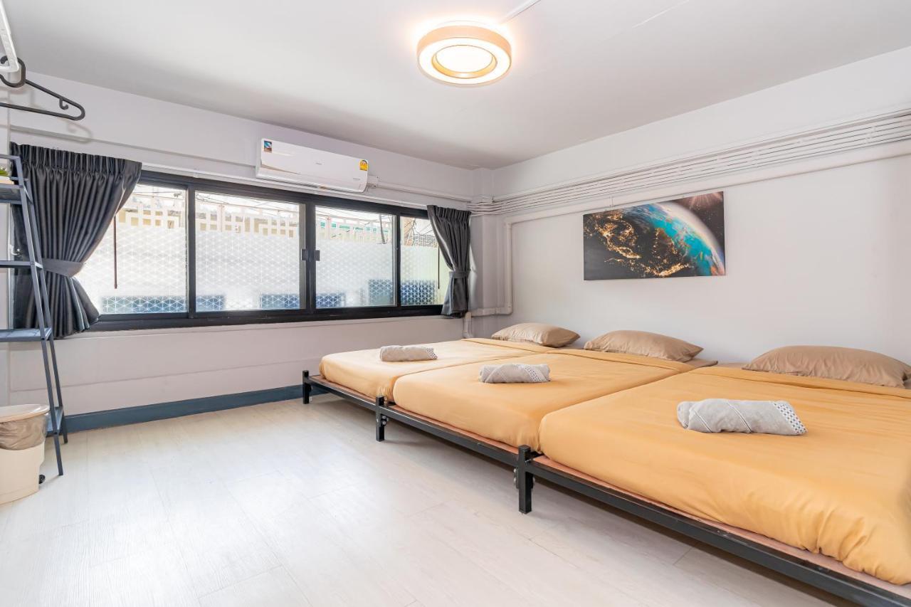 Snoozzze Hostel ใกล้รถไฟฟ้า ย่านบางรัก (Adults Only) Bangkok Kültér fotó
