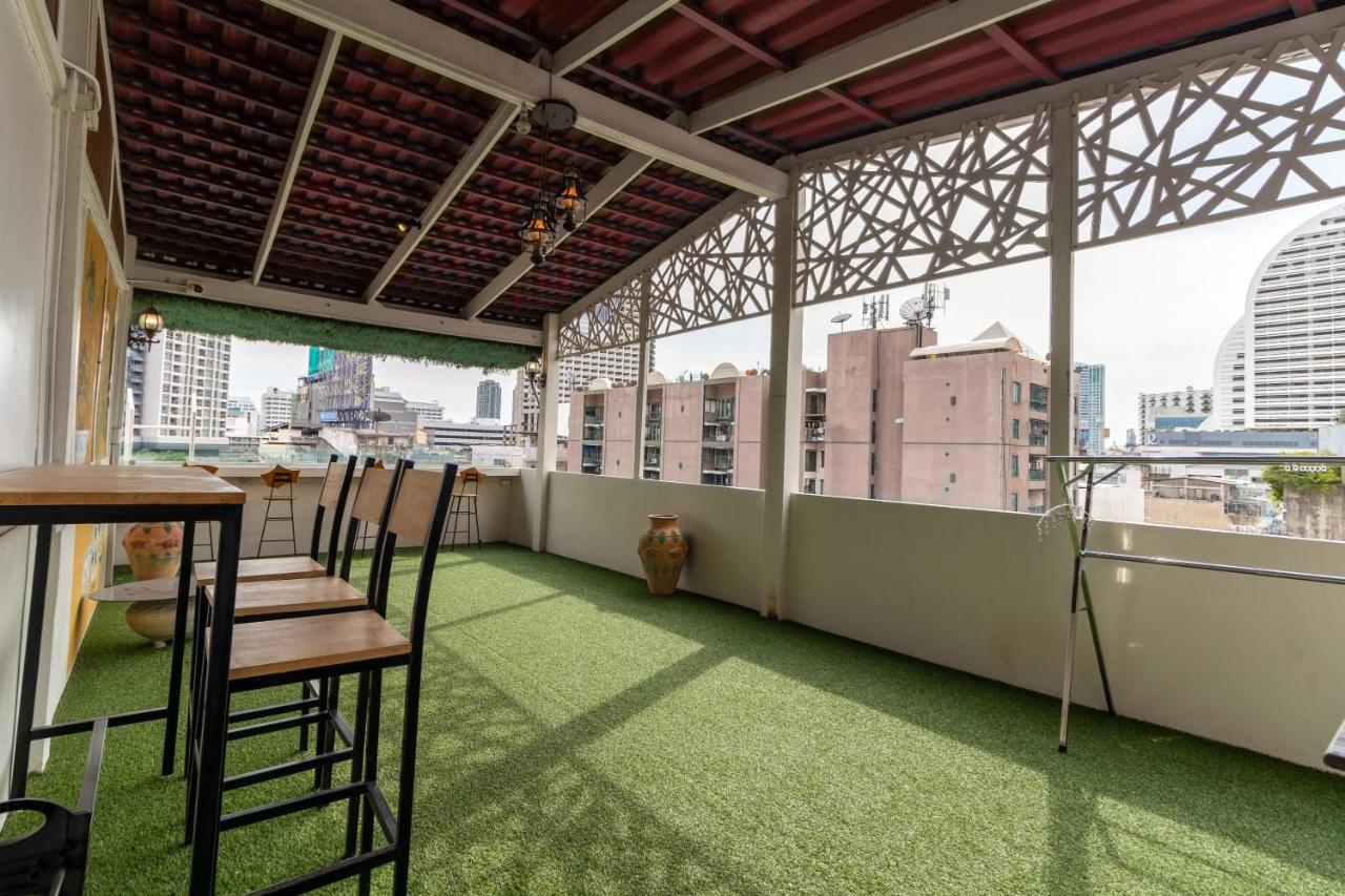Snoozzze Hostel ใกล้รถไฟฟ้า ย่านบางรัก (Adults Only) Bangkok Kültér fotó