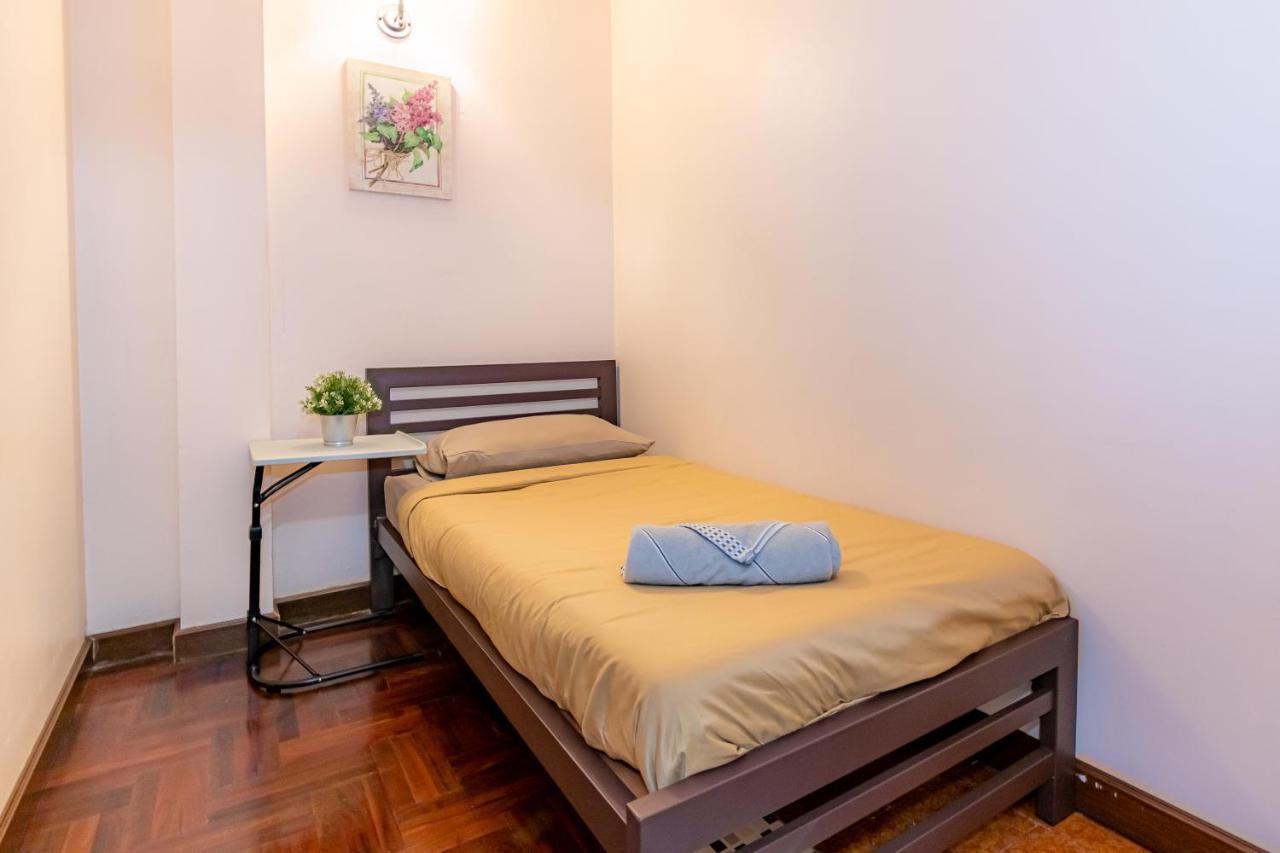 Snoozzze Hostel ใกล้รถไฟฟ้า ย่านบางรัก (Adults Only) Bangkok Kültér fotó