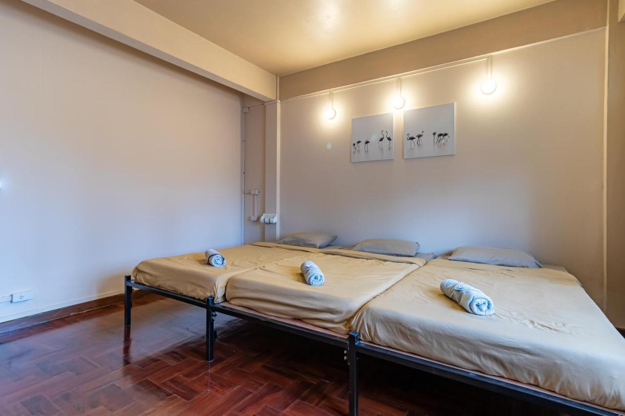 Snoozzze Hostel ใกล้รถไฟฟ้า ย่านบางรัก (Adults Only) Bangkok Kültér fotó