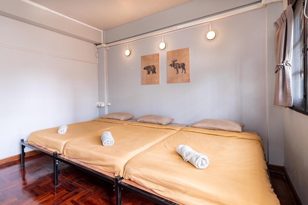 Snoozzze Hostel ใกล้รถไฟฟ้า ย่านบางรัก (Adults Only) Bangkok Kültér fotó